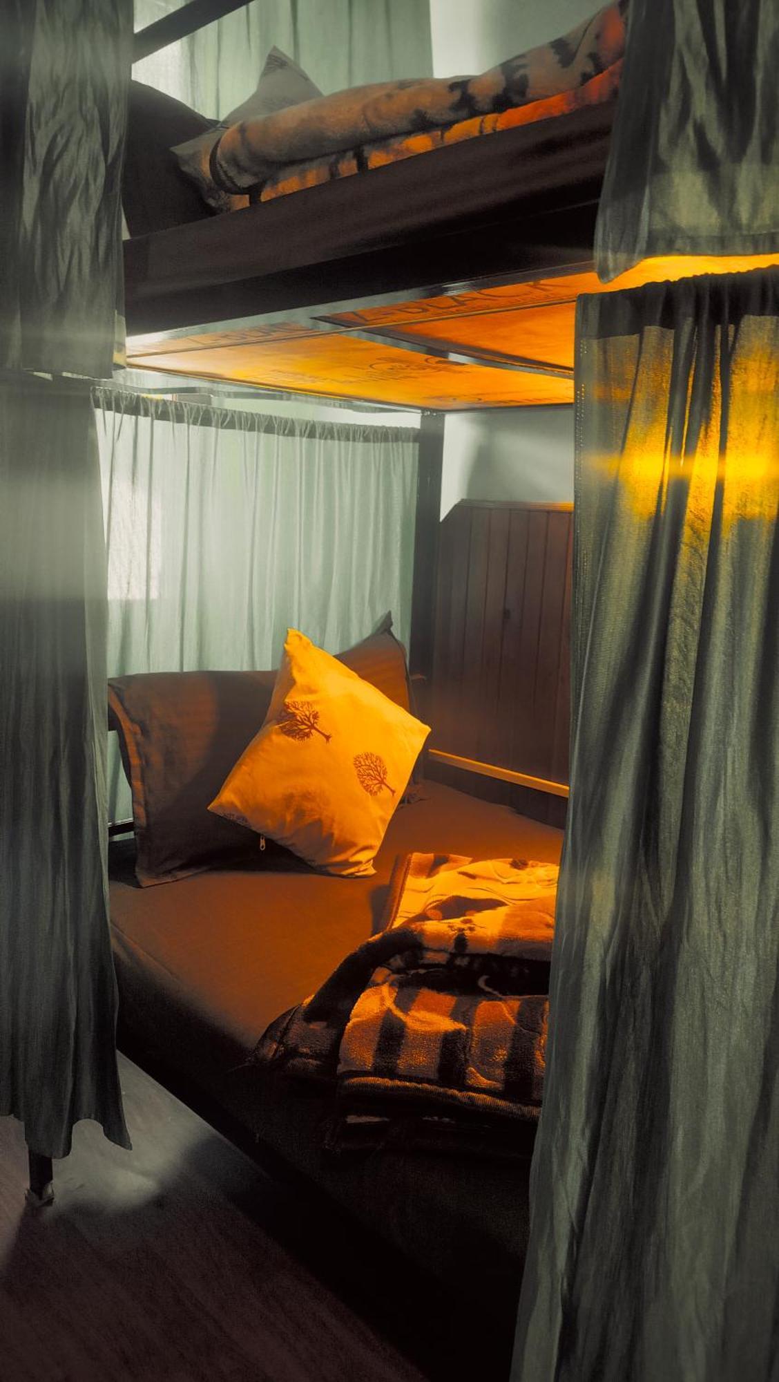 Non Stop Cafe Hostel & Stay Manali  Exterior photo
