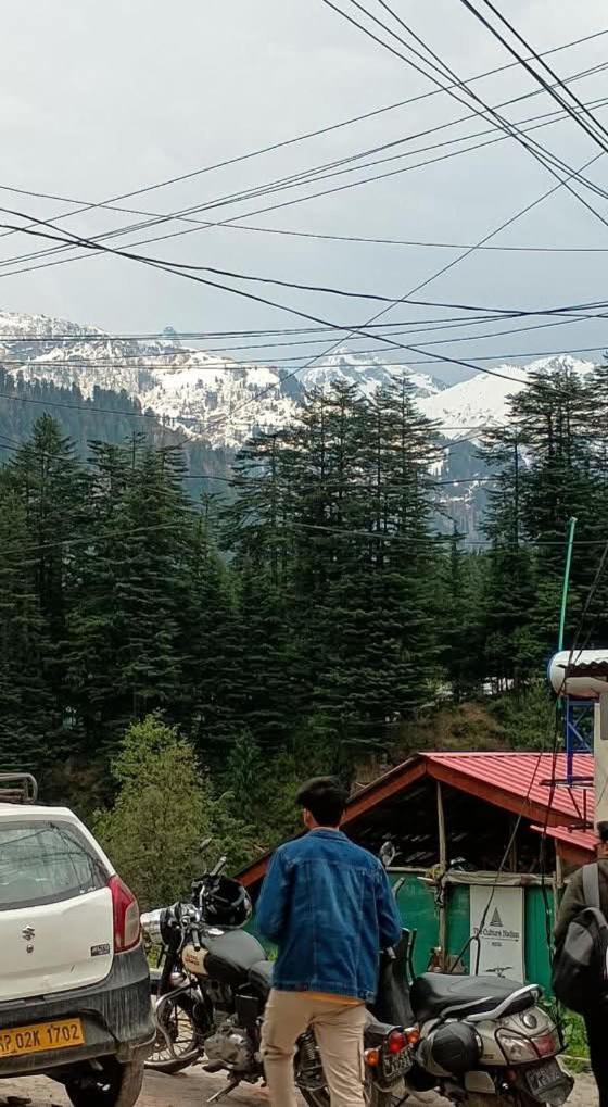 Non Stop Cafe Hostel & Stay Manali  Exterior photo